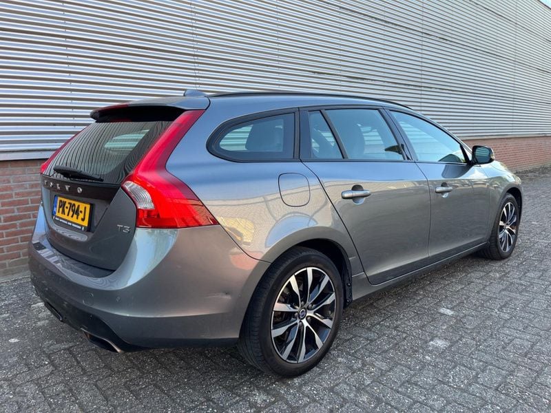 Occasion Volvo V60 Dynamic 153 PK (112 kW) 2017 Stationwagon Stationwagen