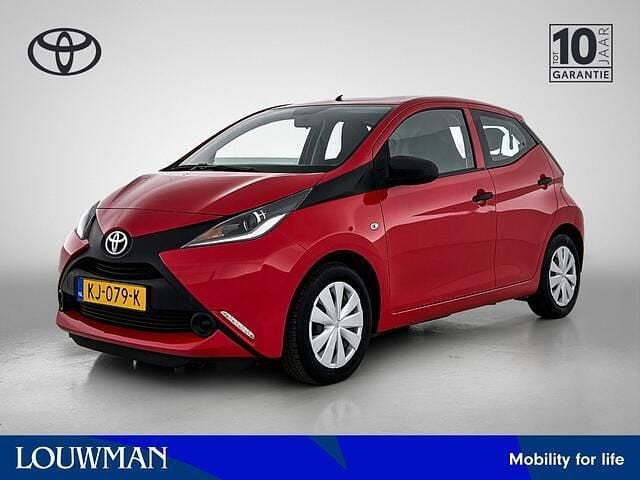Rood Gebruikt 2016 Toyota Aygo Hatchback | € 8.950 (Eerlijke prijs) - Afbeelding 1/4