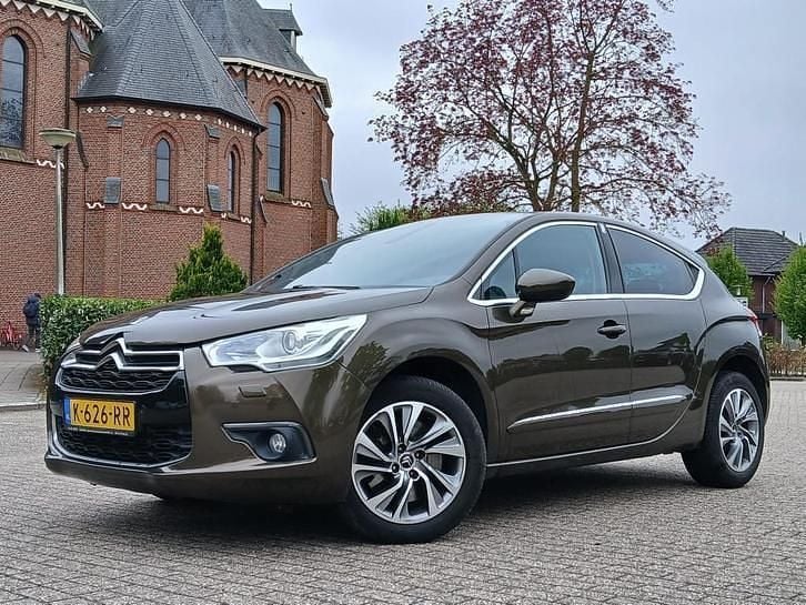 Bruin Occasion 2011 Citroën DS4 Sport Chic Hatchback | € 5.499 (Goede deal) - Afbeelding 1/3