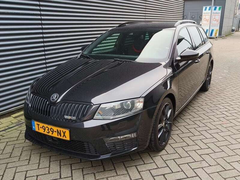 Zwart Gebruikt 2015 Skoda Octavia RS Stationwagen | € 18.250 - Afbeelding 1/4