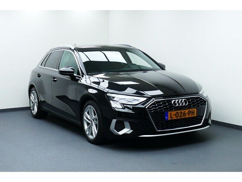 Zwart Gebruikt 2021 Audi A3 Business Hatchback | € 28.949 (Eerlijke prijs) - Afbeelding 1/4