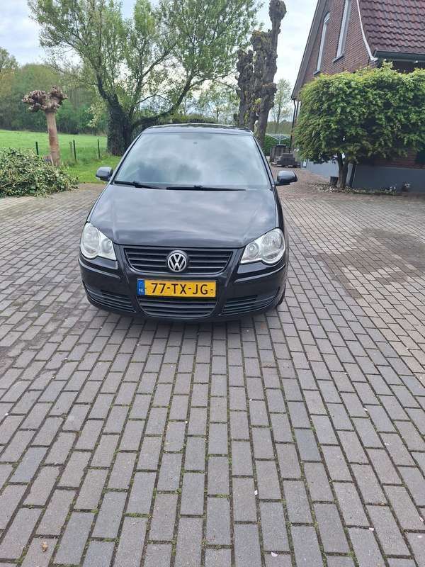 Zwart Gebruikt 2007 VW Polo Hatchback | € 800 (Goede deal) - Afbeelding 1/4