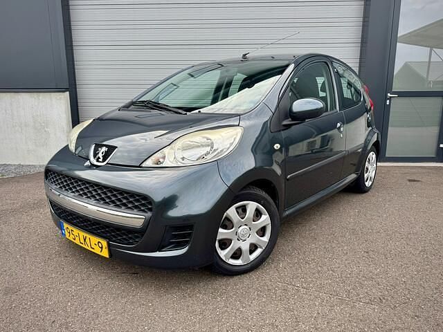 Grijs Gebruikt 2010 Peugeot 107 Hatchback | € 3.250 (Eerlijke prijs) - Afbeelding 1/4