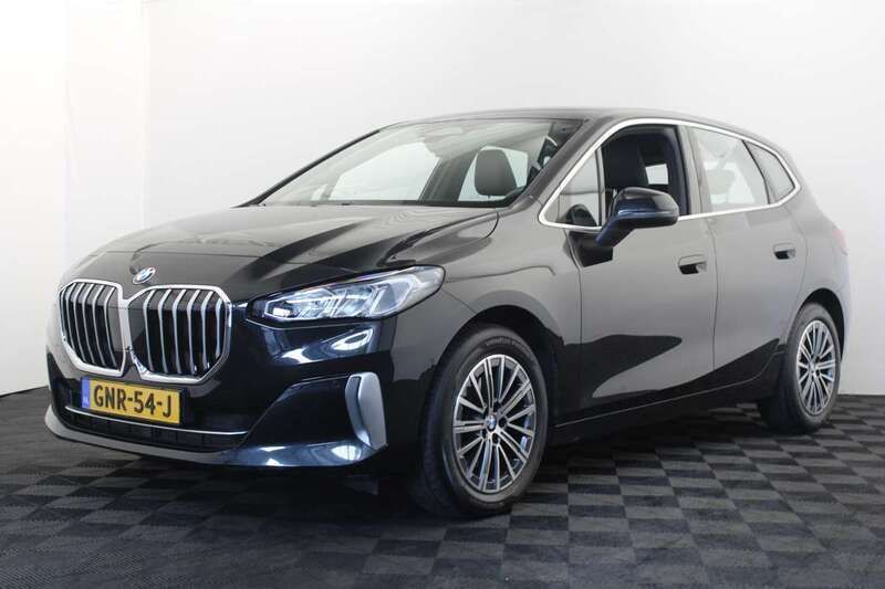 Zwart, metallic lak Gebruikt 2023 BMW 218 Active Tourer MPV | € 25.999 (Super prijs) - Afbeelding 1/4