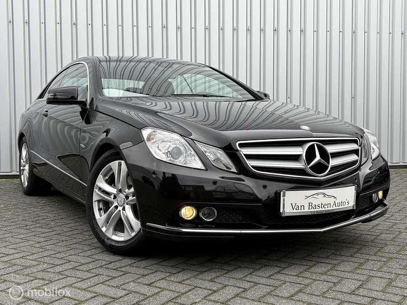 Zwart Gebruikt 2010 Mercedes E200 Avantgarde Coupé | € 11.995 (Eerlijke prijs) - Afbeelding 1/3