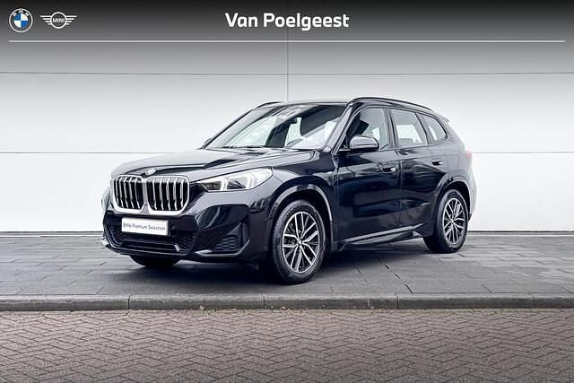 Zwart Gebruikt 2024 BMW X1 M Sport SUV | € 40.900 (Eerlijke prijs) - Afbeelding 1/4