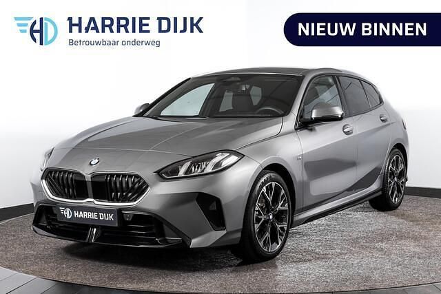 Grijs Gebruikt 2025 BMW 120 M Sport Hatchback | € 39.495 (Super prijs) - Afbeelding 1/4