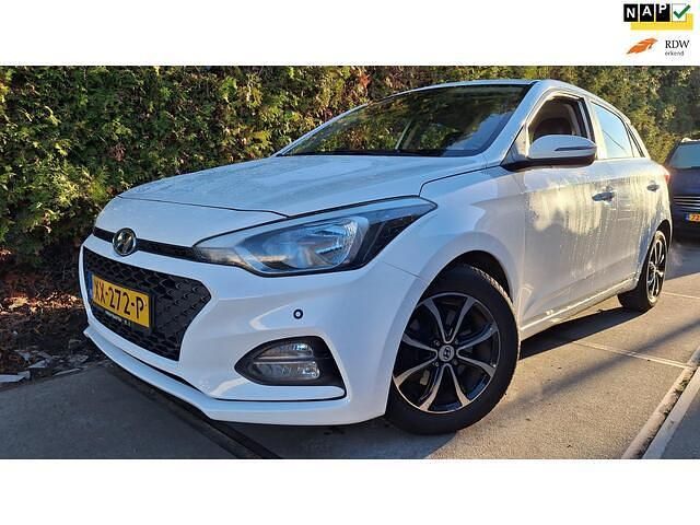 Wit Occasion 2019 Hyundai i20 Comfort Hatchback | € 5.100 (Goede deal) - Afbeelding 1/4