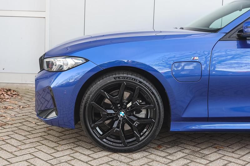 Occasion BMW 320e Shadowline 204 PK (150 kW) 2024 Portimao blau (donker blauw metallic) Sedan