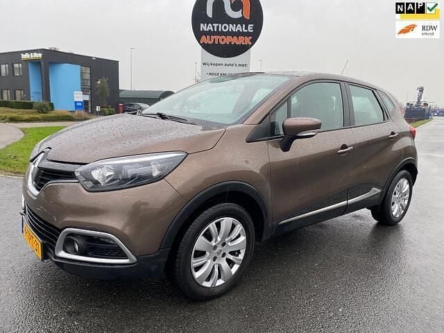 Bruin Gebruikt 2014 Renault Captur Expression SUV | € 7.499 (Super prijs) - Afbeelding 1/4