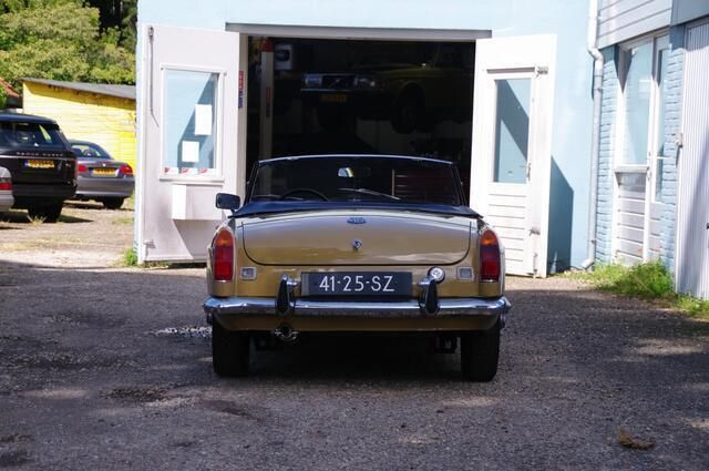 Occasion MG B 95 PK (69 kW) 1971 Geel Cabriolet