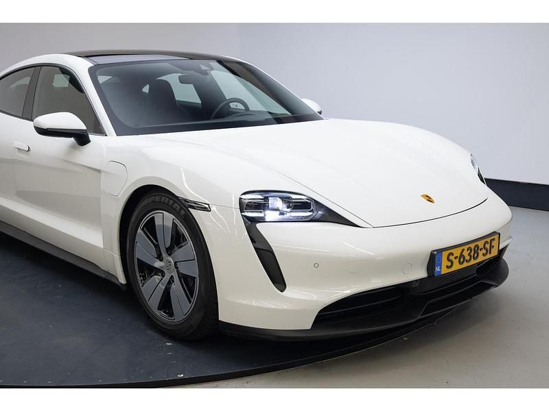 Occasion Porsche Taycan Performance Package 280 kW (381 PK) 2021 Wit Sedan