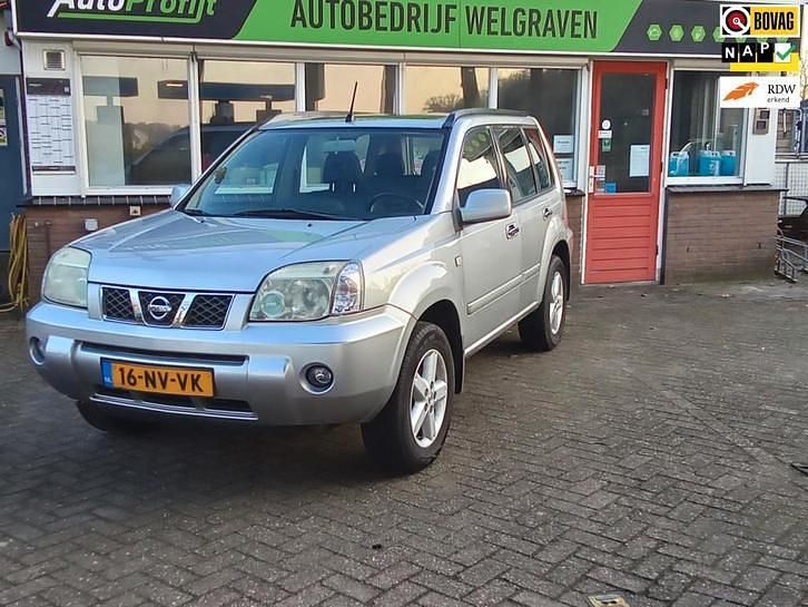 Grijs Occasion 2004 Nissan X-Trail SUV | € 2.950 (Eerlijke prijs) - Afbeelding 1/4