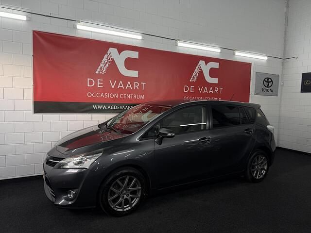 Grijs Occasion 2014 Toyota Verso Business Edition MPV | € 12.499 (Eerlijke prijs) - Afbeelding 1/4