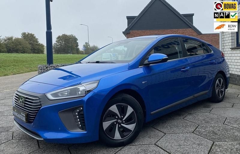 Blauw Gebruikt 2017 Hyundai Ioniq Comfort Hatchback | € 13.945 (Eerlijke prijs) - Afbeelding 1/4