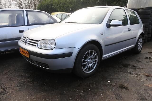 Occasion VW Golf IV Edition 75 PK (55 kW) 2001 Grijs (metallic) Hatchback