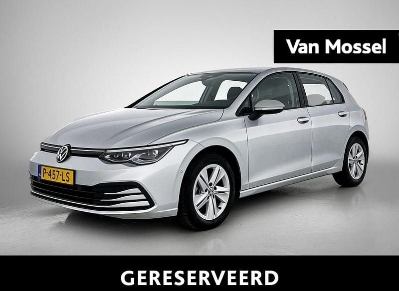 Grijs Gebruikt 2022 VW Golf VIII Business Hatchback | € 21.900 (Eerlijke prijs) - Afbeelding 1/4