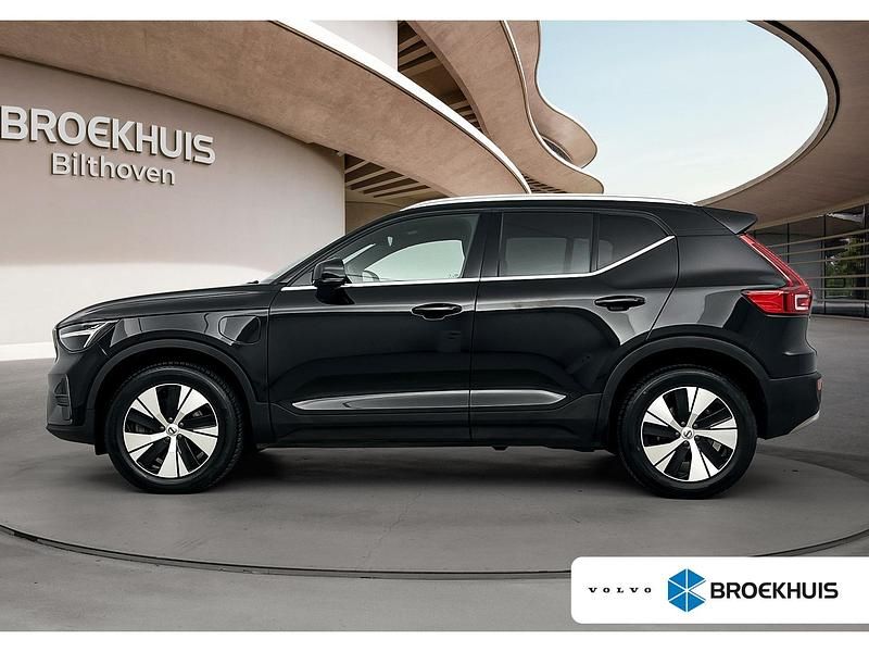 Zwart Gebruikt 2023 Volvo XC40 Core SUV | € 35.900 (Eerlijke prijs) - Afbeelding 1/4