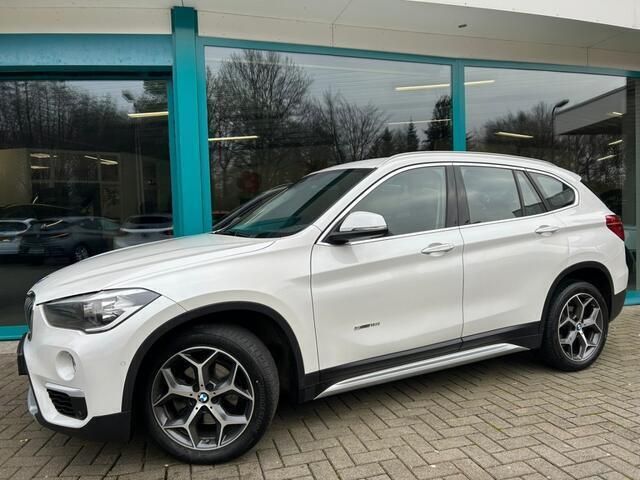 Wit, metallic lak Gebruikt 2017 BMW X1 Sport Line SUV | € 19.900 (Iets duurder) - Afbeelding 1/4