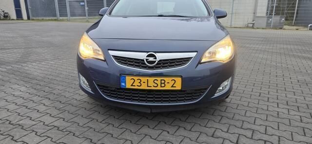 Blauw Gebruikt 2010 Opel Astra Cosmo Hatchback | € 4.999 (Eerlijke prijs) - Afbeelding 1/4