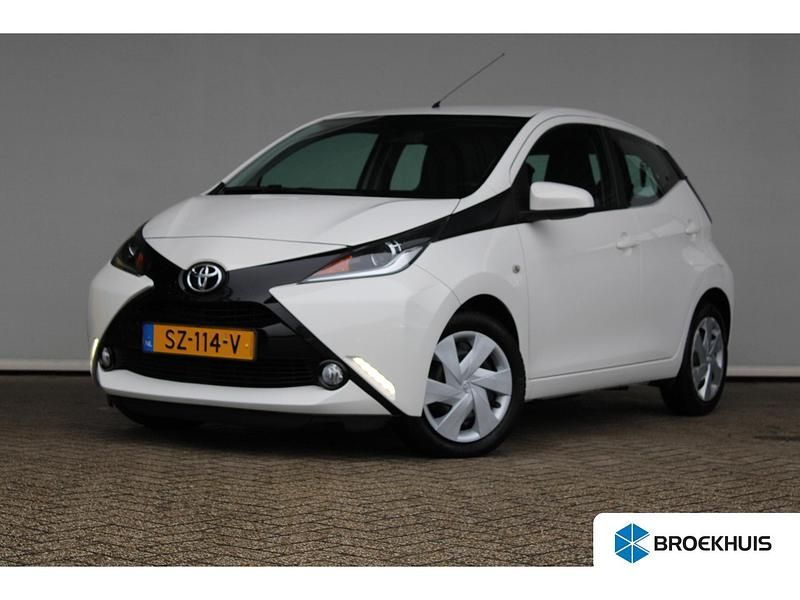 Wit Occasion 2018 Toyota Aygo Hatchback | € 9.900 (Eerlijke prijs) - Afbeelding 1/4