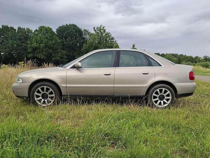Gebruikt 1999 Audi A4 Sedan | € 1.200 (Eerlijke prijs) - Afbeelding 1/4