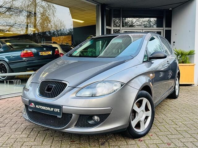 Grijs (metallic) Occasion 2006 Seat Altea Reference MPV | € 1.450 (Eerlijke prijs) - Afbeelding 1/4