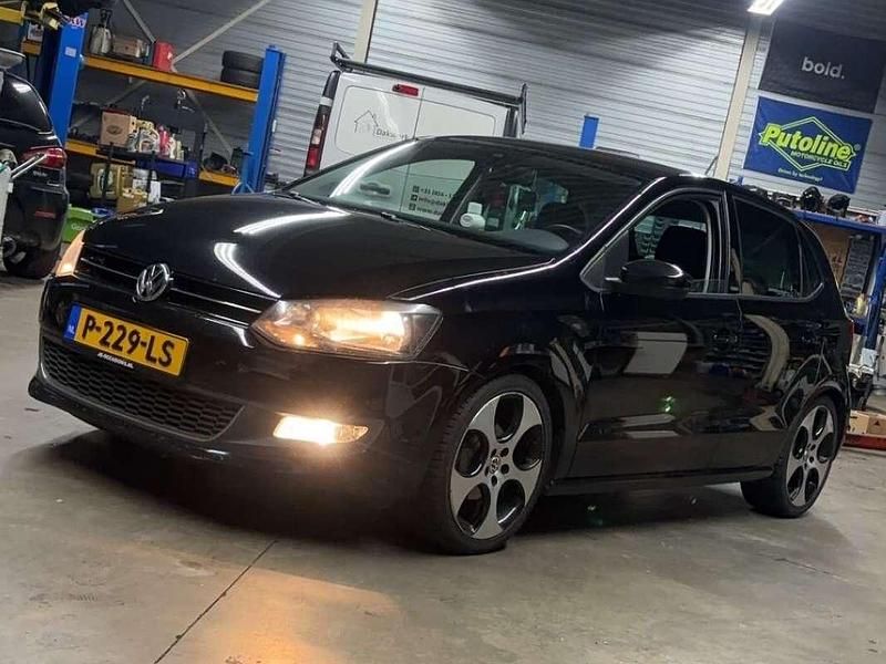 Zwart Gebruikt 2011 VW Polo Hatchback | € 6.000 (Eerlijke prijs) - Afbeelding 1/4