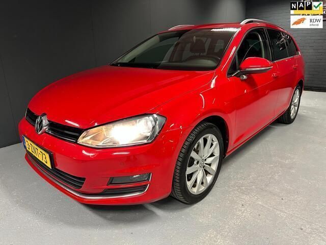 Rood Gebruikt 2015 VW Golf VII Highline Hatchback | € 7.950 (Super prijs) - Afbeelding 1/4
