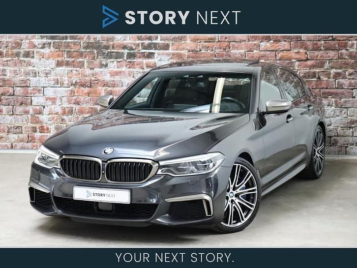 Grijs Gebruikt 2017 BMW M550 Executive Sedan | € 47.950 (Eerlijke prijs) - Afbeelding 1/4