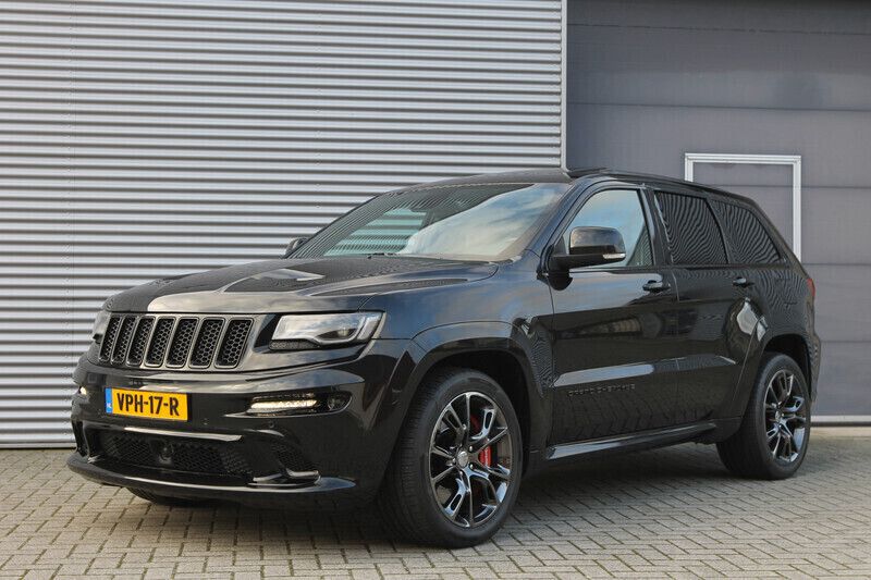 Zwart Gebruikt 2022 Jeep Grand Cherokee SRT8 SUV | € 36.299 - Afbeelding 1/4