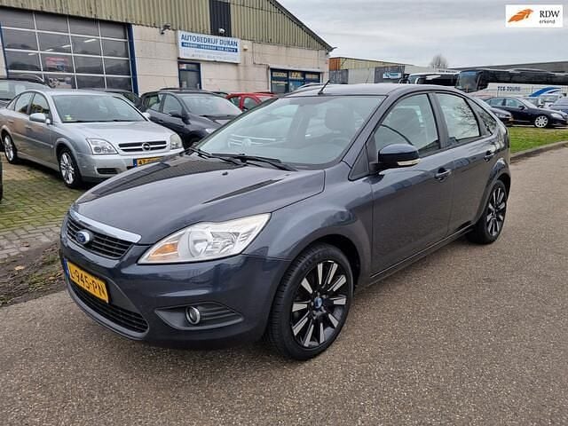 Grijs Gebruikt 2011 Ford Focus Trend Hatchback | € 3.950 (Super prijs) - Afbeelding 1/4