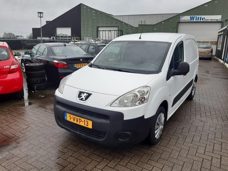 Wit Gebruikt 2012 Peugeot Partner Van | € 2.750 (Goede deal) - Afbeelding 1/4