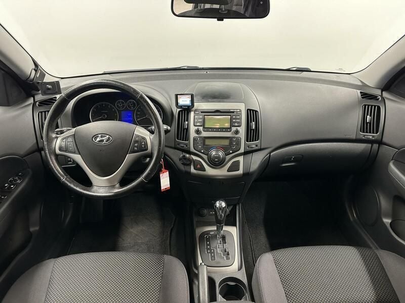 Zwart, metallic lak Gebruikt 2012 Hyundai i30 Stationwagen | € 9.000 (Eerlijke prijs) - Afbeelding 1/4