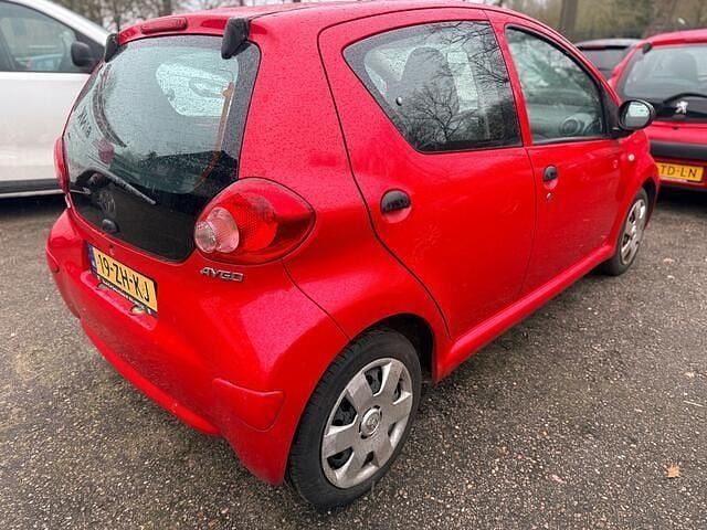 Occasion Toyota Aygo 68 PK (50 kW) 2008 Rood Hatchback