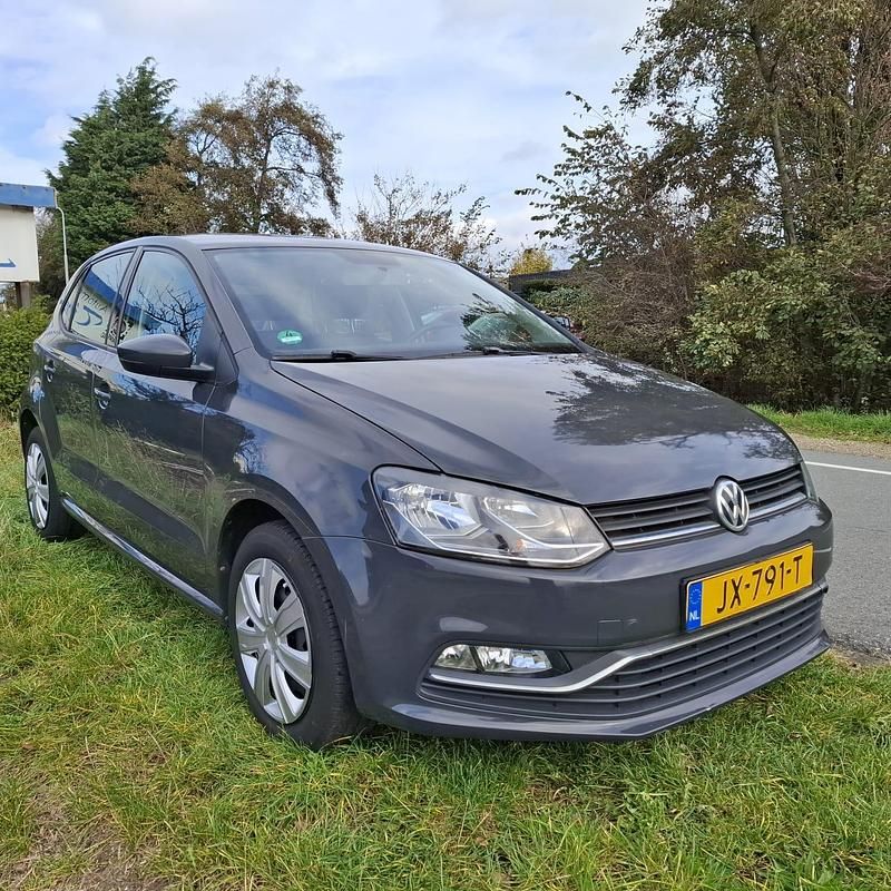 Grijs Gebruikt 2016 VW Polo Comfortline Hatchback | € 7.850 (Eerlijke prijs) - Afbeelding 1/4