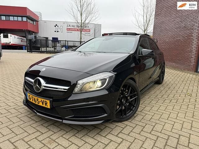 Zwart (metallic) Gebruikt 2014 Mercedes A45 AMG AMG Hatchback | € 18.750 (Super prijs) - Afbeelding 1/4