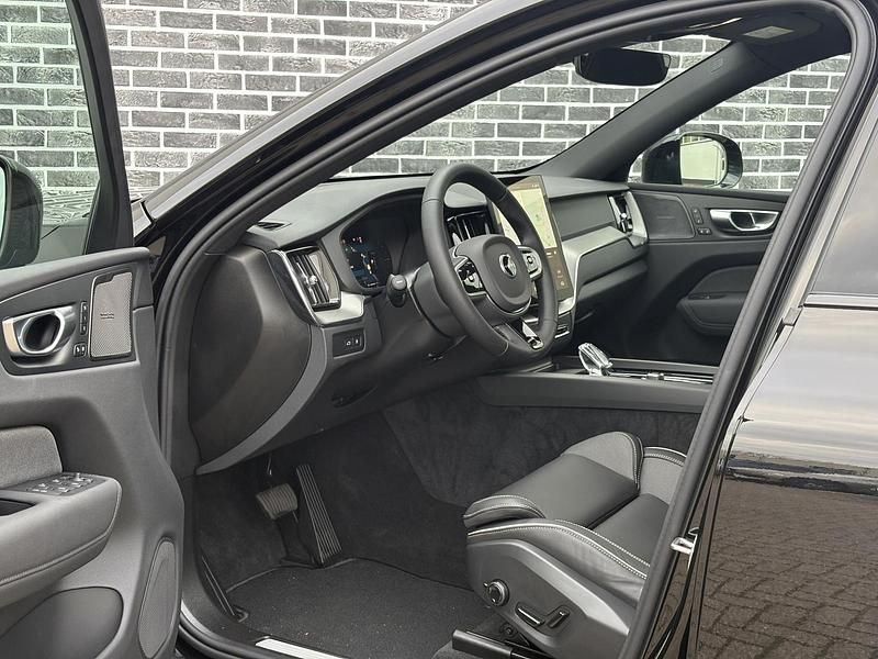 Nieuw Volvo XC60 Plus 2026 Zwart SUV