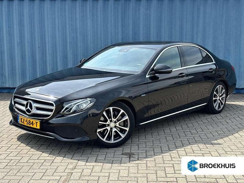 Zwart Gebruikt 2016 Mercedes E350 Edition Sedan | € 25.400 (Eerlijke prijs) - Afbeelding 1/4