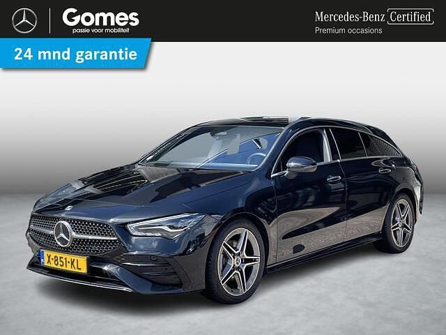 Zwart Gebruikt 2023 Mercedes CLA180 Shooting Brake AMG line Stationwagen | € 35.950 (Iets duurder) - Afbeelding 1/4