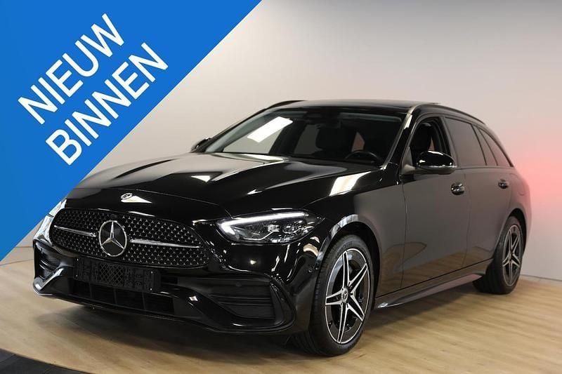 Zwart Occasion 2023 Mercedes C300e AMG line Sedan | € 39.950 (Super prijs) - Afbeelding 1/4
