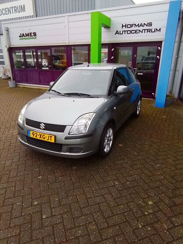 Grijs Gebruikt 2007 Suzuki Swift GLS Hatchback | € 1.999 (Duur) - Afbeelding 1/4