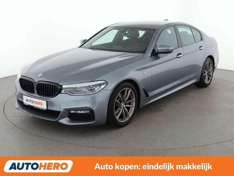 Grijs Occasion 2018 BMW 520 M Sport Sedan | € 27.149 (Eerlijke prijs) - Afbeelding 1/3