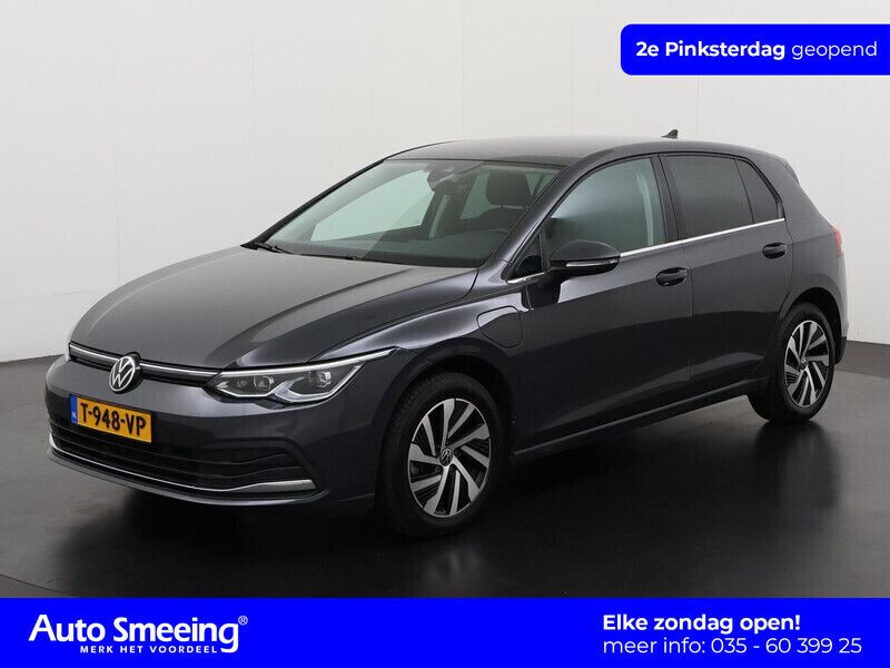 Grijs Gebruikt 2021 VW Golf VIII Style Hatchback | € 23.945 (Goede deal) - Afbeelding 1/4