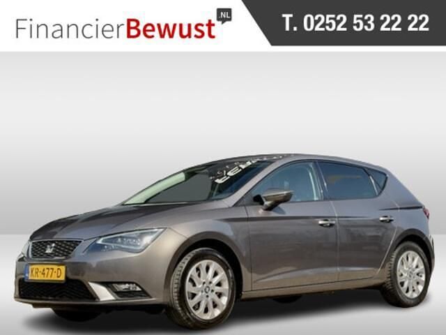 Grijs Occasion 2017 Seat Leon Hatchback | € 3.950 (Super prijs) - Afbeelding 1/4