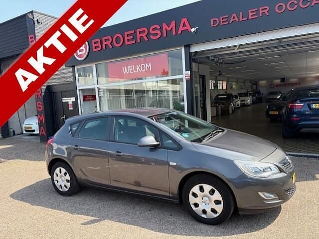 Grijs Gebruikt 2010 Opel Astra Edition Hatchback | € 3.500 (Goede deal) - Afbeelding 1/4