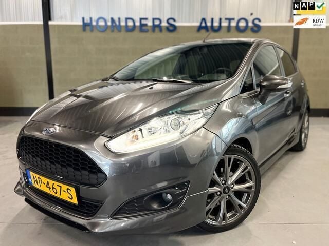 Grijs, metallic lak Gebruikt 2017 Ford Fiesta ST-Line Hatchback | € 12.950 (Eerlijke prijs) - Afbeelding 1/4