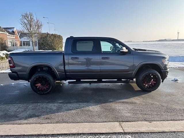 Occasion Dodge Ram 401 PK (294 kW) 2023 Grijs (metallic) Pickup