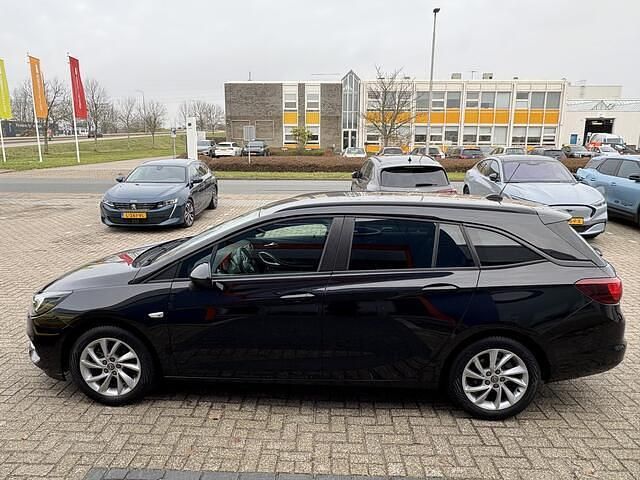 Occasion Opel Astra Edition 110 PK (80 kW) 2021 Zwart Stationwagen