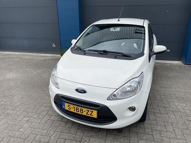 Wit Gebruikt 2012 Ford Ka Titanium Hatchback | € 3.995 (Eerlijke prijs) - Afbeelding 1/4